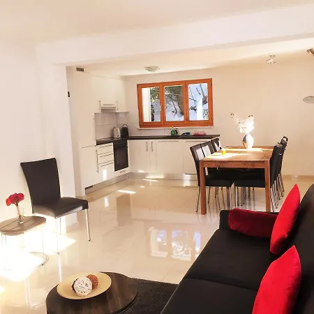 Soldanella Apartment *